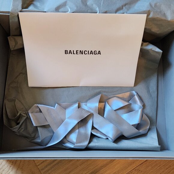 LIKE NEW Balenciaga Cap Black White Size L